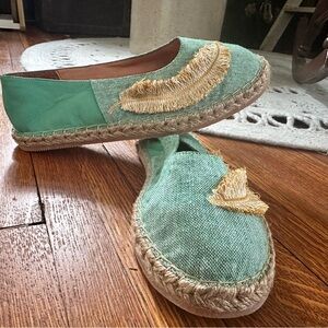 NWOT Silvia Cobos Feather Boho Slip On Espadrilles - Size 7.5
